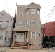 524 Mulberry St in Newark, NJ - Building Photo