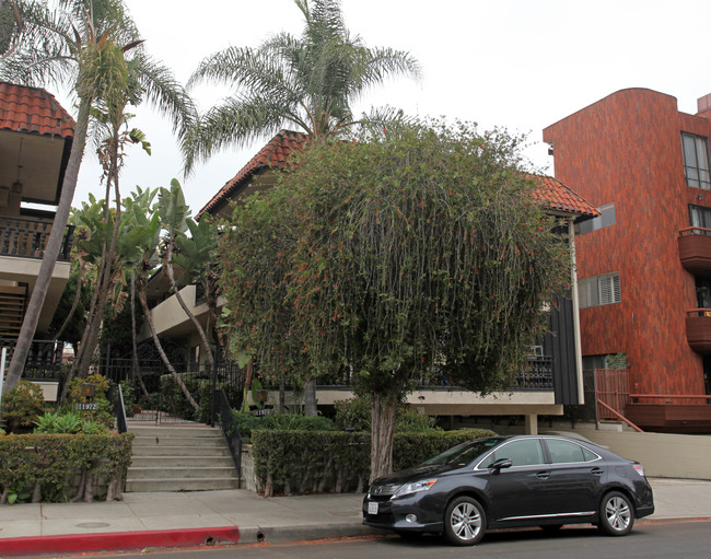 11928 Kiowa Ave in Los Angeles, CA - Building Photo - Building Photo