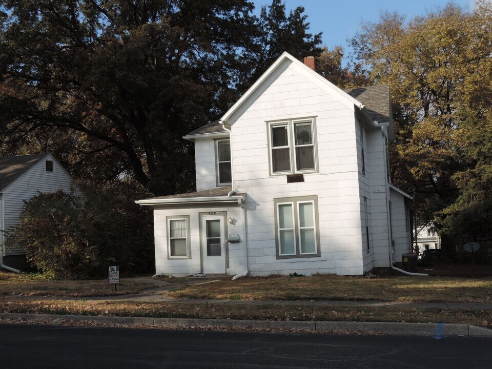 509 Broad St in Warrensburg, MO - Building Photo