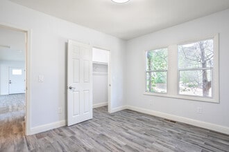 Oakland Heights - Senior Apartments in Oakland, CA - Foto de edificio - Interior Photo