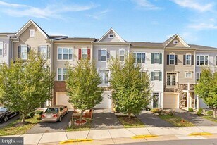 207 Miles Hawk Terrace in Purcellville, VA - Building Photo