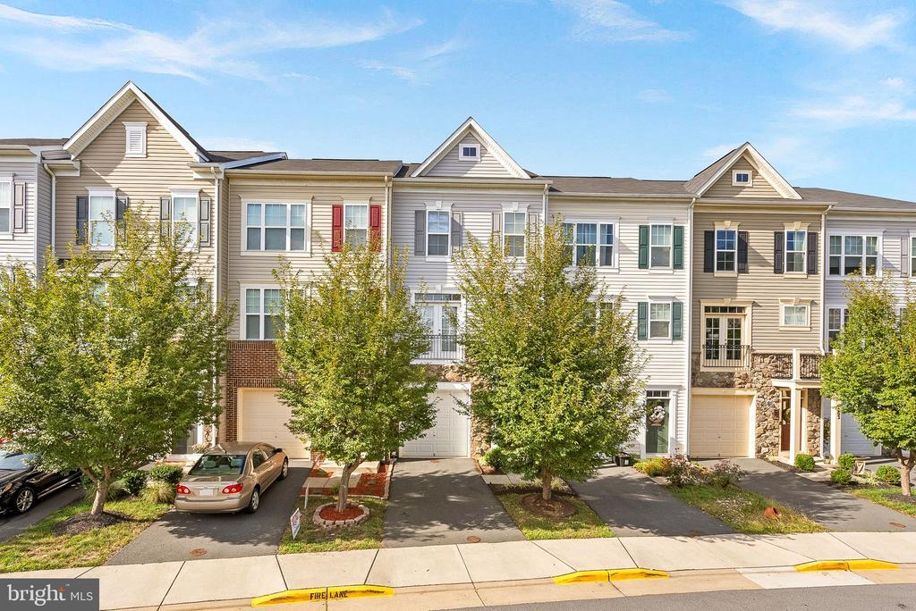 207 Miles Hawk Terrace in Purcellville, VA - Building Photo