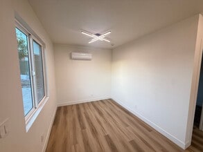 1012 W Vesta St in Ontario, CA - Foto de edificio - Building Photo