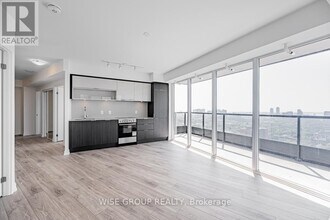 159 Wellesley St E in Toronto, ON - Building Photo - Building Photo