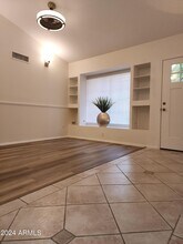 4931 W Julie Dr in Glendale, AZ - Foto de edificio - Building Photo