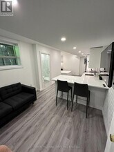 333-333 Harbord St in Toronto, ON - Building Photo - Building Photo