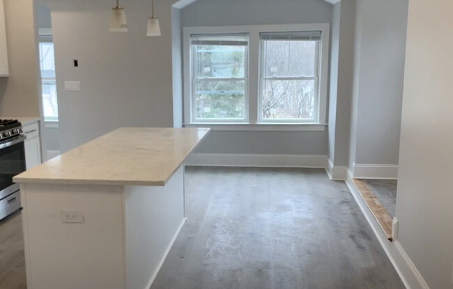 128 Kenrick St in Boston, MA - Building Photo - Building Photo