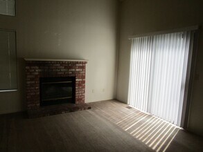 2542 Vista Grande in Fairfield, CA - Building Photo - Building Photo