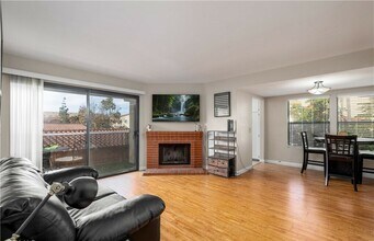 12290 Corte Sabio in San Diego, CA - Building Photo - Building Photo