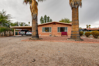 3015 N Cherry Ave in Tucson, AZ - Building Photo - Building Photo