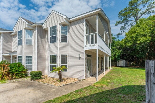 property at 17 Chatelaine Cir SE