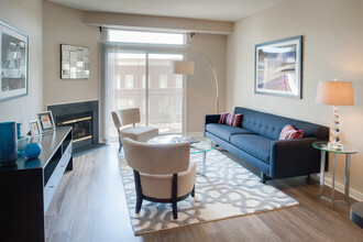 The Flats at Wheaton Station in Wheaton, MD - Foto de edificio - Building Photo