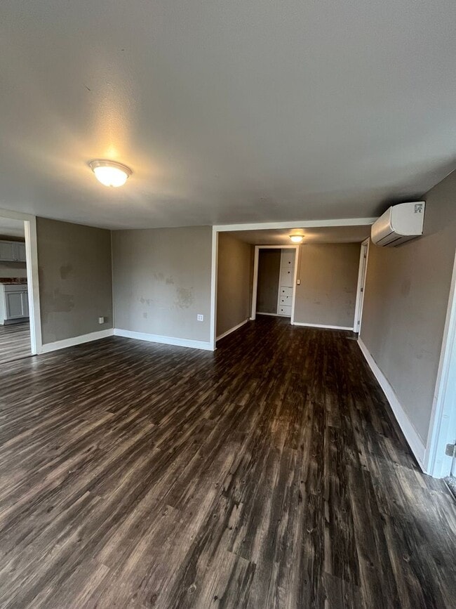 354 Greenwood St in Junction City, OR - Building Photo - Building Photo