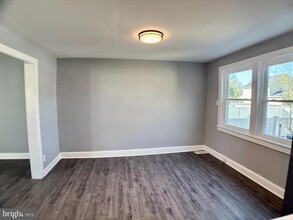 1107 Cinnaminson Ave in Cinnaminson, NJ - Building Photo - Building Photo