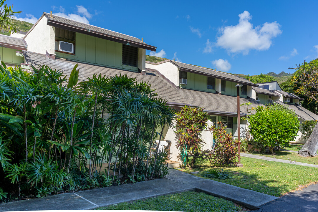 Village Green in Honolulu, HI - Building Photo