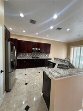 7729 Aralia Way in Seminole, FL - Building Photo - Building Photo