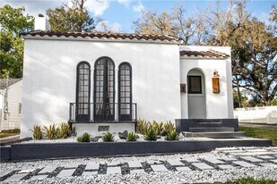 1819 E Central Blvd in Orlando, FL - Building Photo