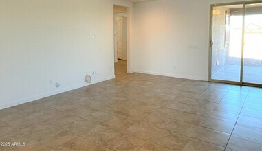 18828 W Canterbury Dr in Surprise, AZ - Building Photo - Building Photo