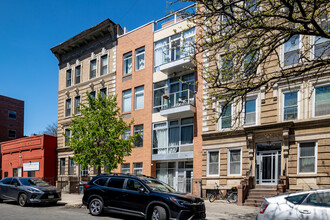 765 Park Pl in Brooklyn, NY - Building Photo - Building Photo