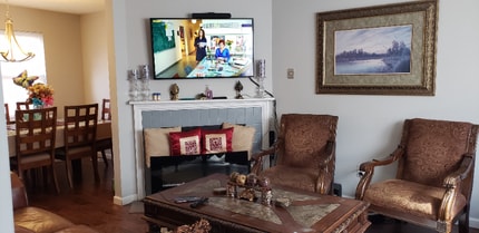 2408 Hidden Meadow Ln in Ballwin, MO - Foto de edificio - Building Photo