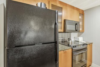 9700 Grand Sandestin Blvd in Miramar Beach, FL - Foto de edificio - Building Photo