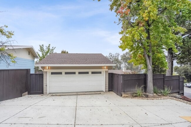 property at 6900 Thornhill Dr