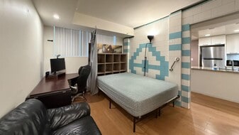 1154 S Barrington Ave, Unit 53 in Los Angeles, CA - Building Photo