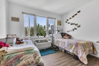 Montgomery Flats in Philadelphia, PA - Foto de edificio - Building Photo