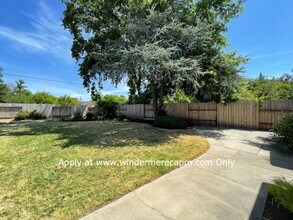 2225 22nd Ave in Sacramento, CA - Building Photo - Building Photo