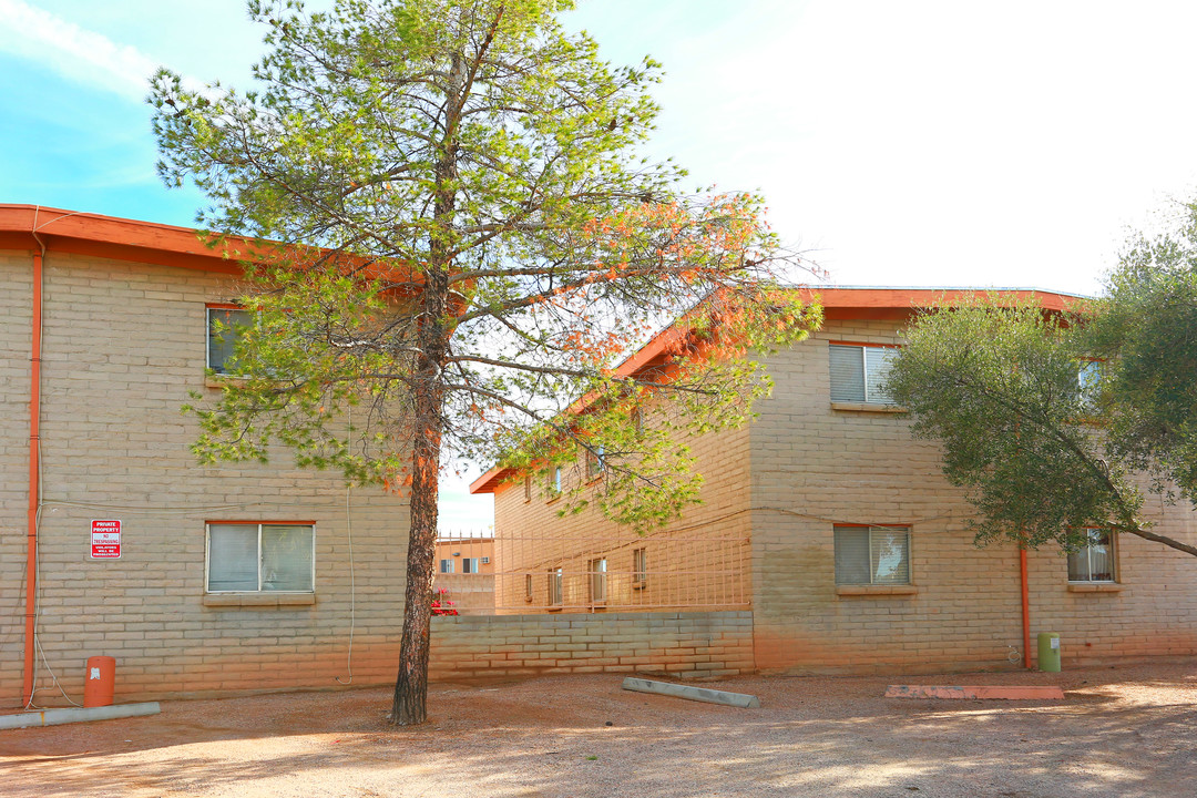 Woodland Terrace Apartments in Tucson, AZ - Foto de edificio