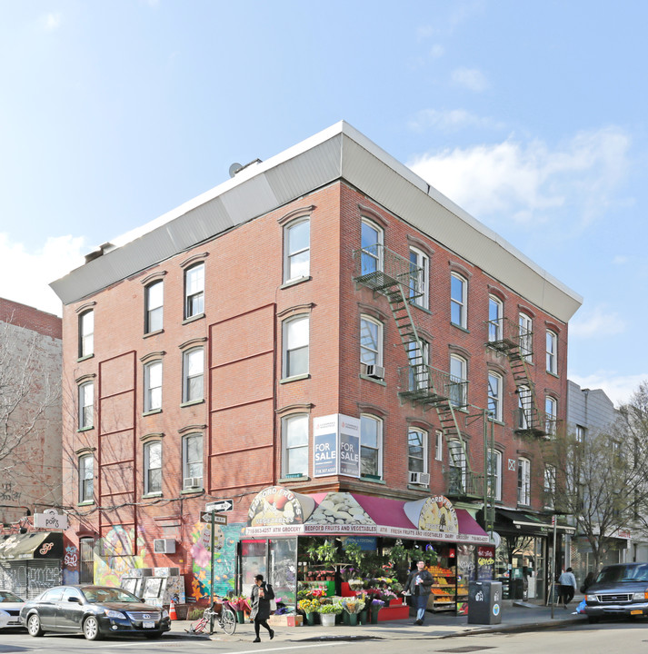 167-169 Bedford Ave in Brooklyn, NY - Building Photo