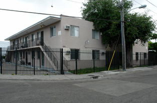 200-210 NW 17th St Apartments