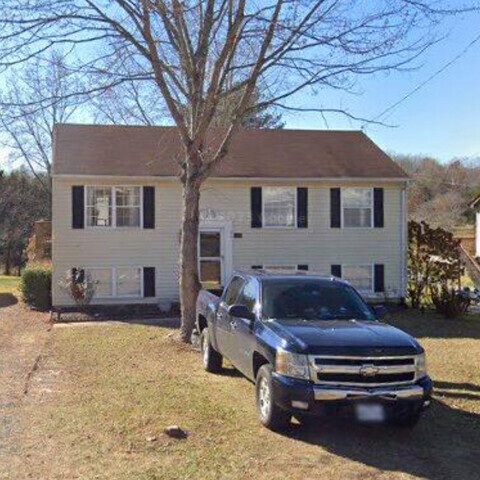 209 Holcomb Path Rd in Lynchburg, VA - Building Photo