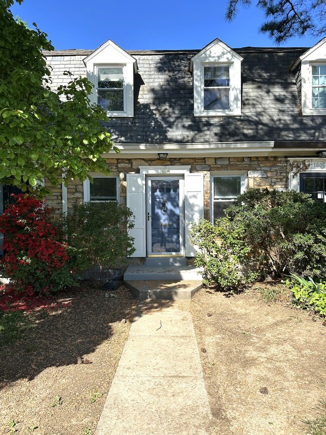property at 1804 Leslie Ave