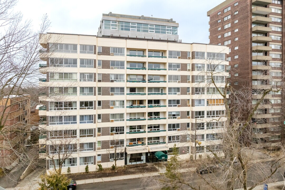 Le Matignon in Montréal, QC - Building Photo