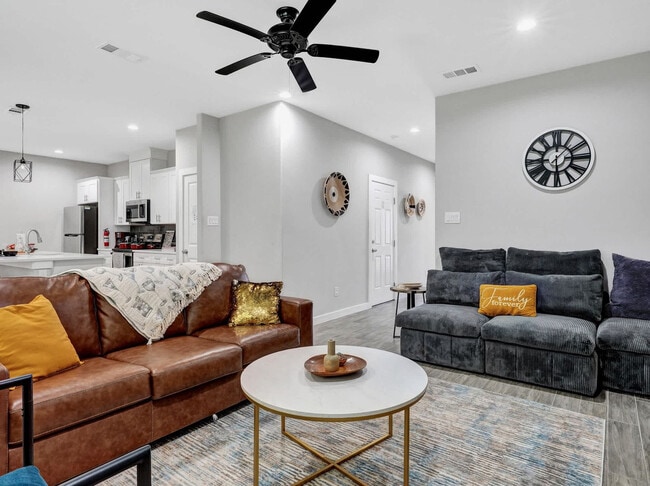 721 Perry Ave in Waxahachie, TX - Building Photo - Building Photo