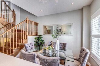 16 John Moore Rd in East Gwillimbury, ON - Building Photo - Building Photo