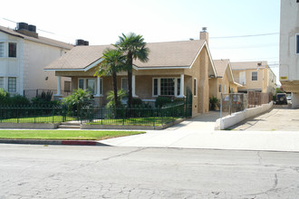 529 E Orange Grove Ave in Burbank, CA - Building Photo - Building Photo