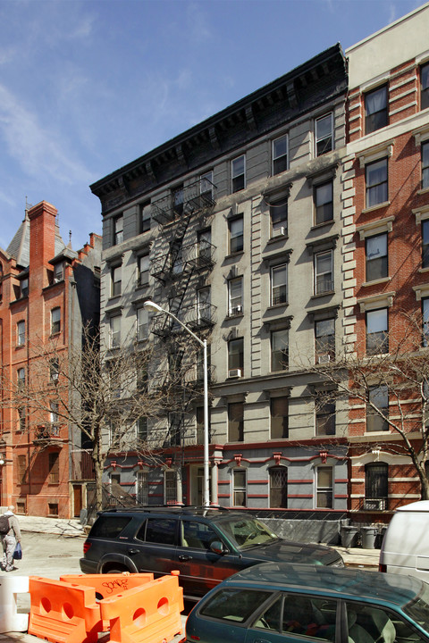 299-301 E 8th St in New York, NY - Building Photo