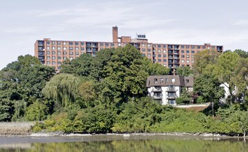 Scarborough Manor in Ossining, NY - Building Photo - Building Photo