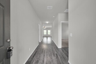 8011 Dauntless Dr in Magnolia, TX - Building Photo - Building Photo