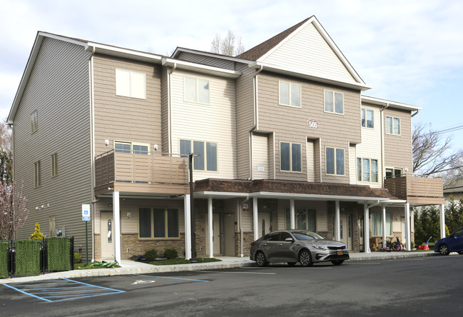 493-505 W Central Ave in Spring Valley, NY - Foto de edificio - Building Photo