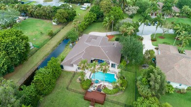 11430 NW 18th St in Plantation, FL - Building Photo - Building Photo