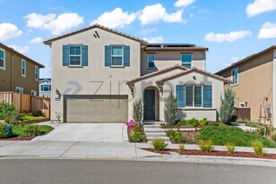 5545 Oberon Ave in Tracy, CA - Building Photo