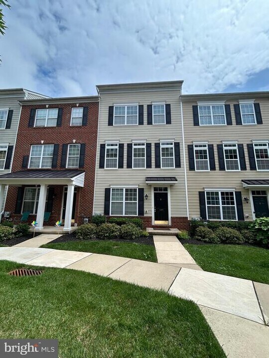 1379 Parish Ave in Claymont, DE - Building Photo