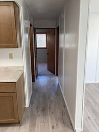 407 W Divide Ave photo'