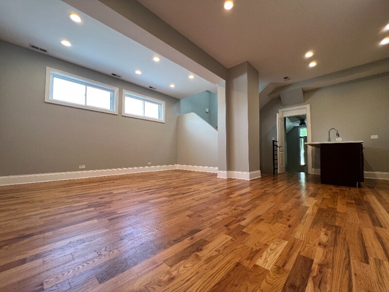 3533 W Armitage Ave in Chicago, IL - Building Photo