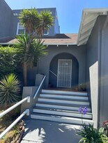 817 52nd St in Oakland, CA - Building Photo