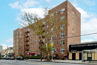 Cooperative in Flushing, NY - Building Photo - Primary Photo