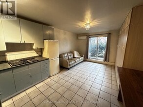 123 Woodbine Ave in Toronto, ON - Building Photo - Building Photo